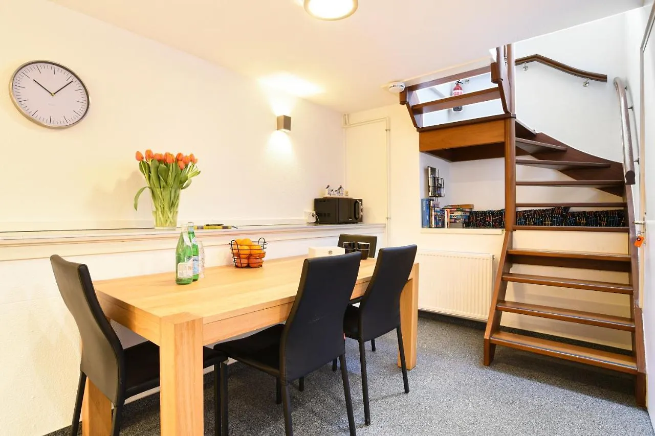Bed and Breakfast Leidseplein-Amsterdam Centre Frühstückspension